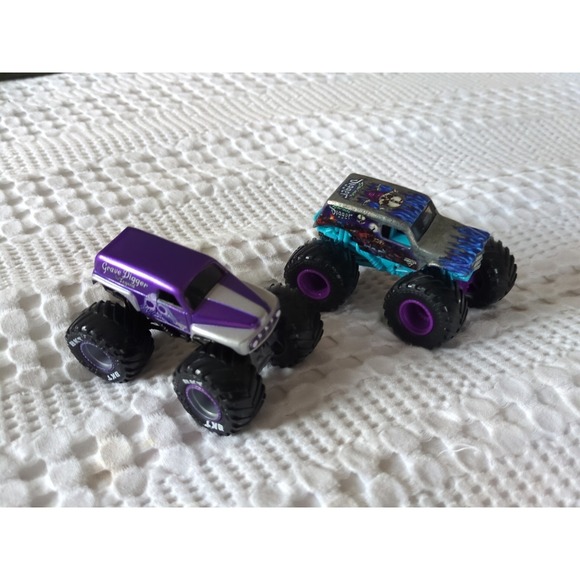 Grave Digger Monster Jam Due Cast Toy Trucks Lot Of 2 - Picture 2 of 5